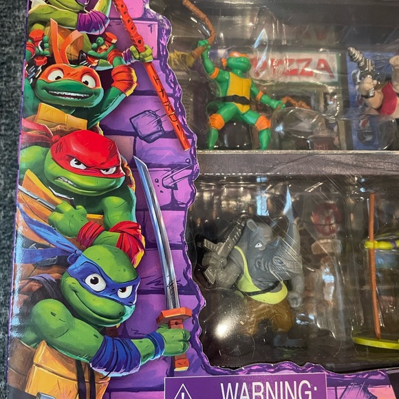 Teenage Mutant Ninja Turtles: Mutant Mayhem Mini Figure Battle Pack (8 figures) - Picture 2 of 6